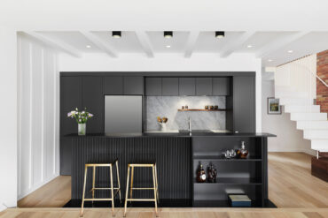 home renovation kitchen black