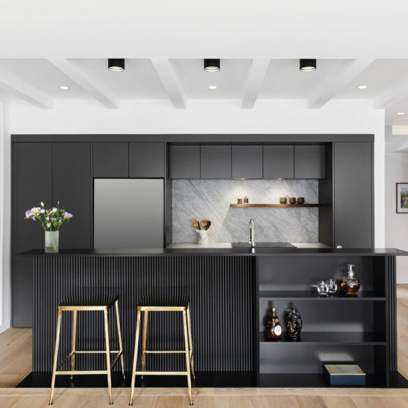 home renovation kitchen black